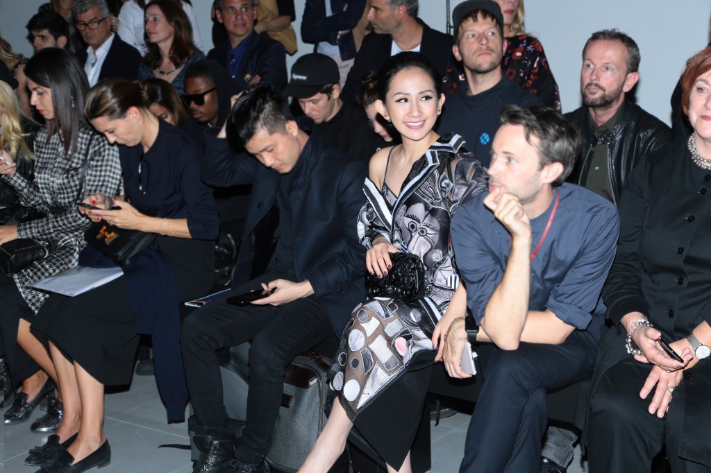 Trâm Nguyễn nổi bật hàng ghế đầu tại Paris Fashion Week