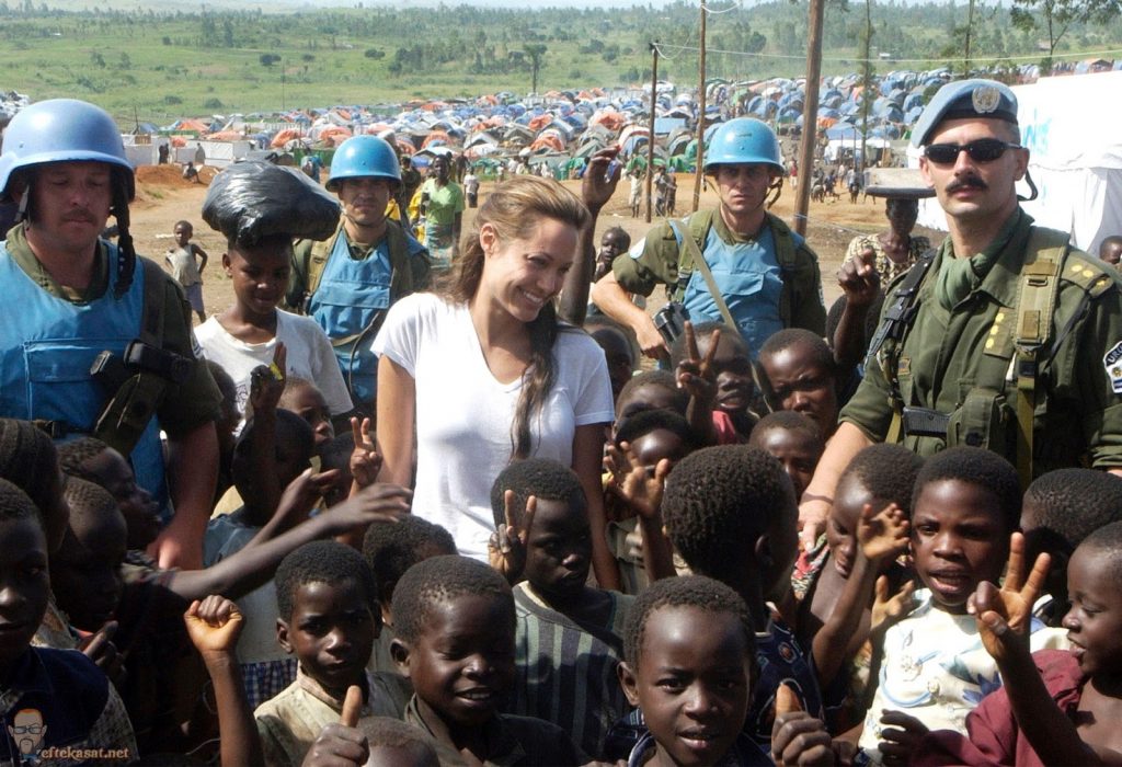 hoạt động nhân quyền của nữ diễn viên Angelina Jolie 03.