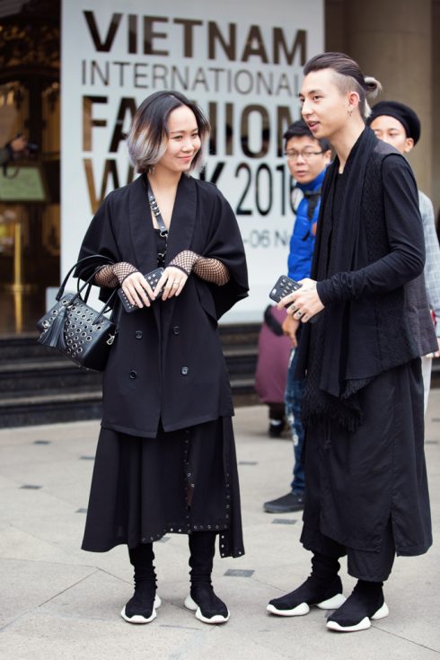 2-vo-chong-phong-cach-dark-wear