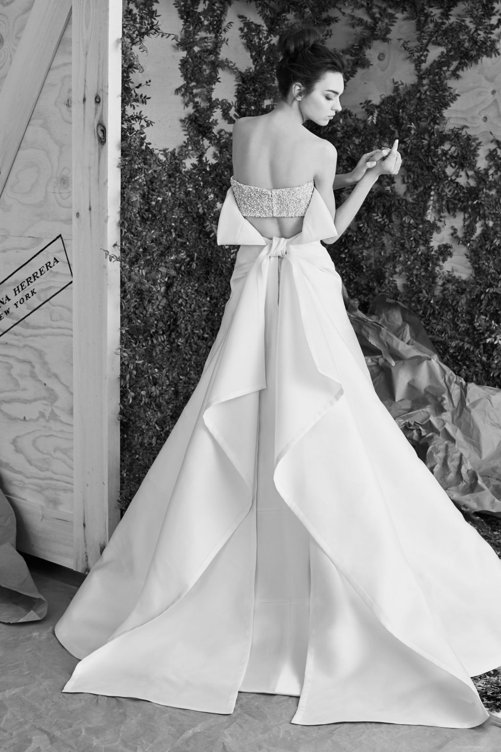 váy cưới đẹp đính nơ của Carolina Herrera