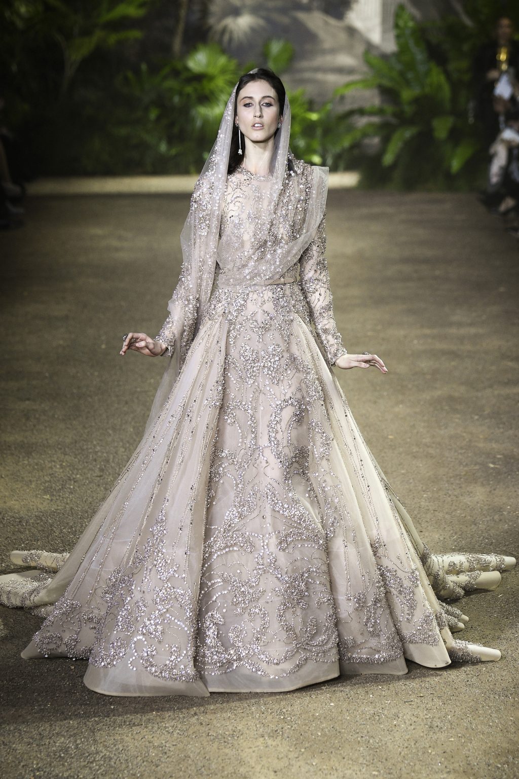 váy cưới đẹp tông nude của Elie Saab