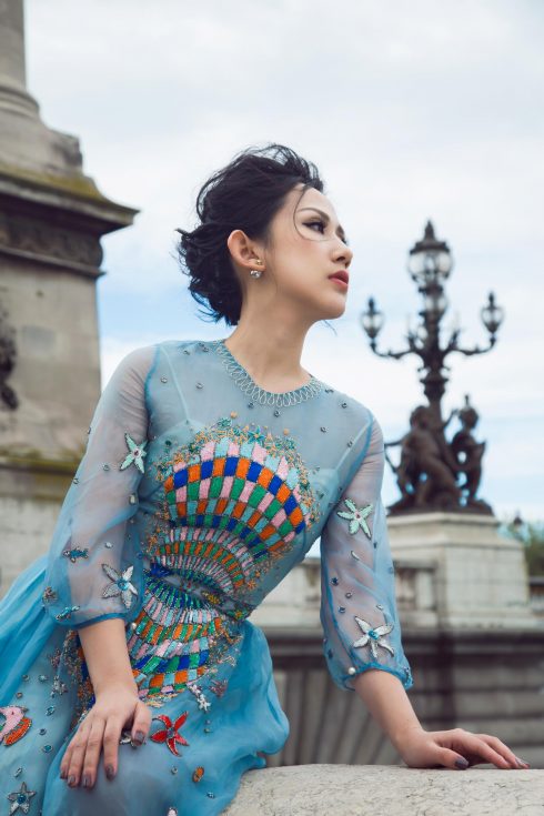 Những bộ trang phục ấn tượng của Trâm Nguyễn trên đất Pháp