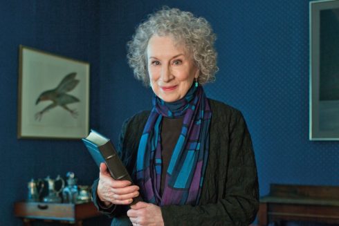 Tay sát thủ mù - Bất cần và say đắm - Margaret Atwood
