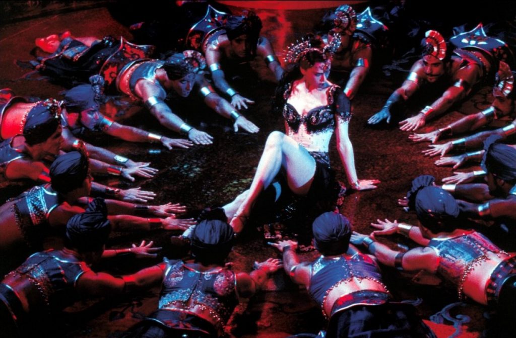 Thời trang trong phim: Cối Xay Gió Đỏ (Moulin Rouge)