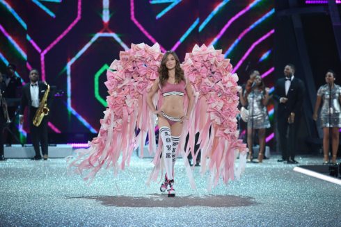 Góc nhìn đặc biệt từ Victoria's Secrect 2016