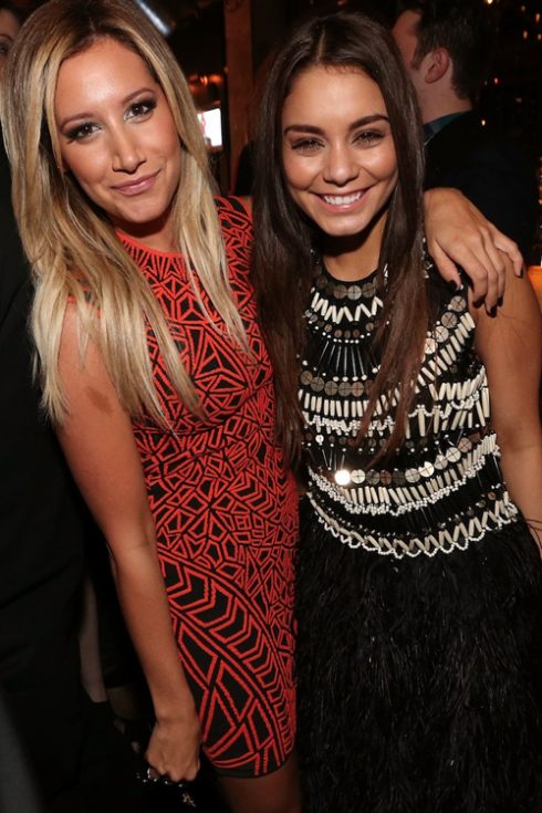 Ashley Tisdale và Vanessa Hudgens lần đầu song ca với nhau