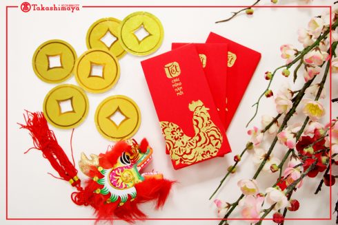 Những bao lì xì xinh xắn sẽ được trao tay các khách hàng khi mua sắm tại Takashimaya