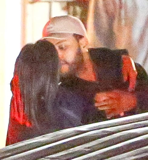 Selena Gomez lộ ảnh hẹn hò với The Weeknd 3