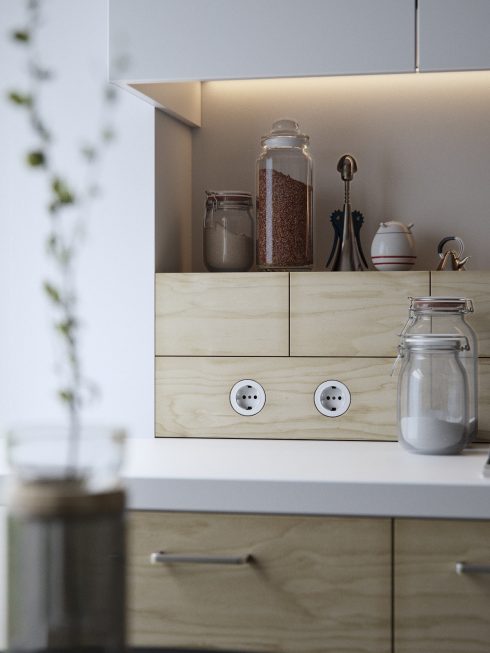 6.Mason-jars-light-wood-panelling-indie-kitchen