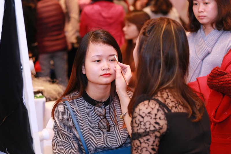 s:um37 tại Hà Nội - elle vietnam