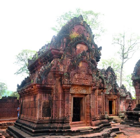 Tìm hiểu Quần thể Angkor Wat Tuyệt mỹ về điêu khắc ở đền Banteay Srey 3