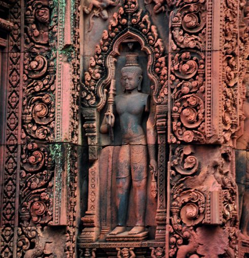 Tìm hiểu Quần thể Angkor Wat Tuyệt mỹ về điêu khắc ở đền Banteay Srey 4