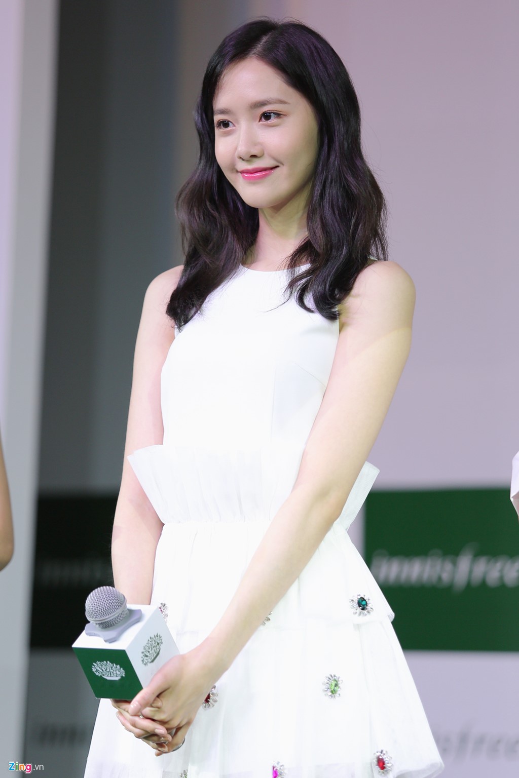 Cận cảnh nhan sắc xinh đẹp của Im Yoona tại innisfree Festa ELLE VN