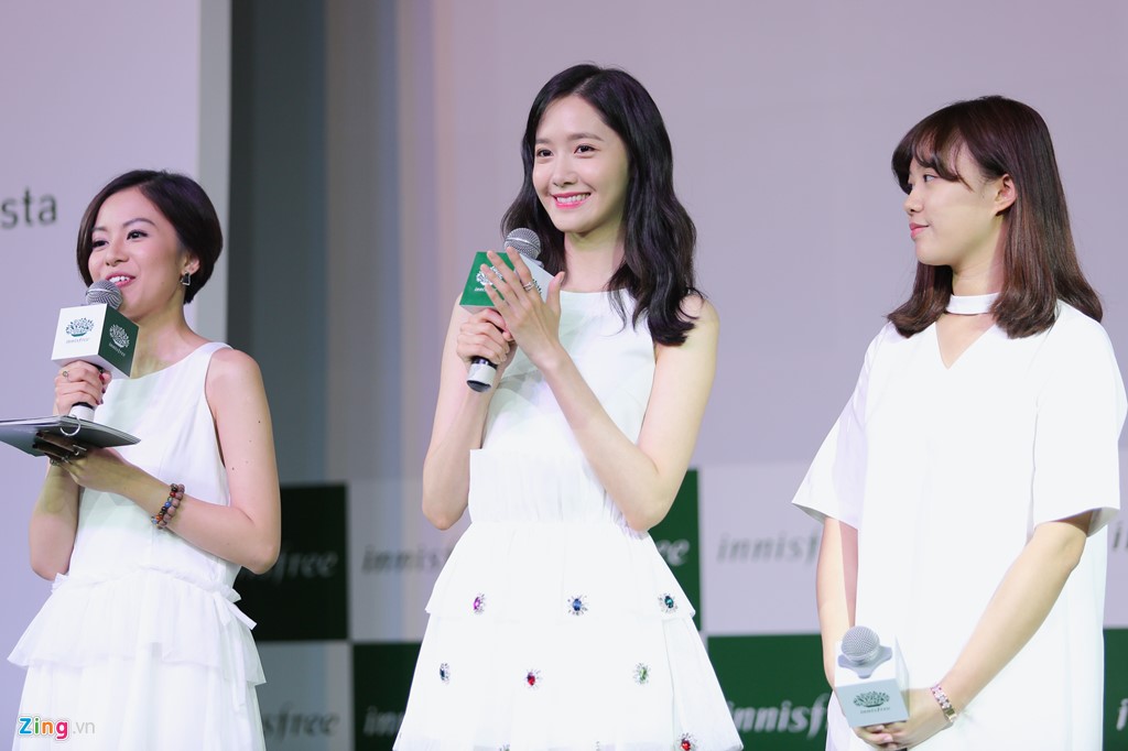 Cận cảnh nhan sắc xinh đẹp của Im Yoona tại innisfree Festa ELLE VN