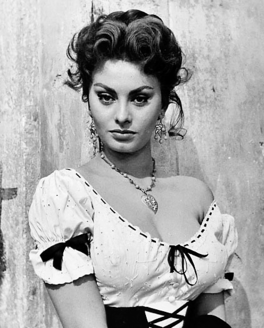 10 chiến thắng đặc biệt nhất trong lịch sử giải thưởng Grammy - Sophia Loren thắng giải Grammy