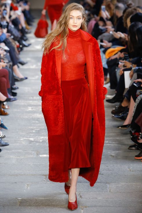 Gigi Hadid là gương mặt được ưa chuộng tại Tuần lễ thời trang Milan lần này