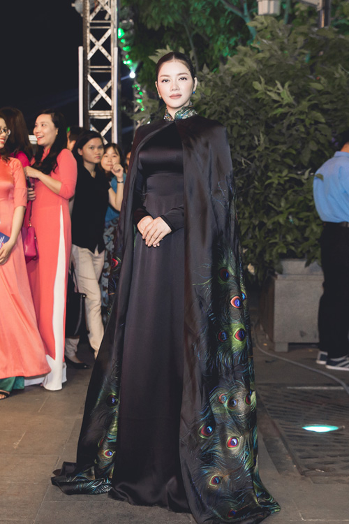 ly nha ky - elle vietnam 2