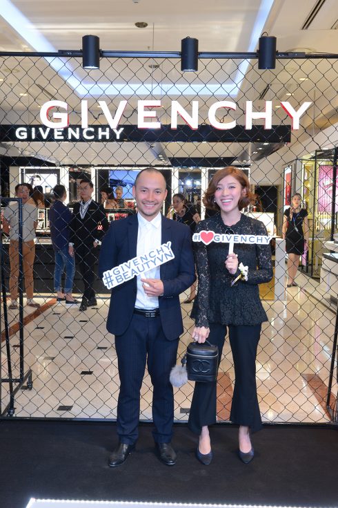 Givenchy ra mắt Flagship store đầu tiên tại Diamond Plaza ELLE VN