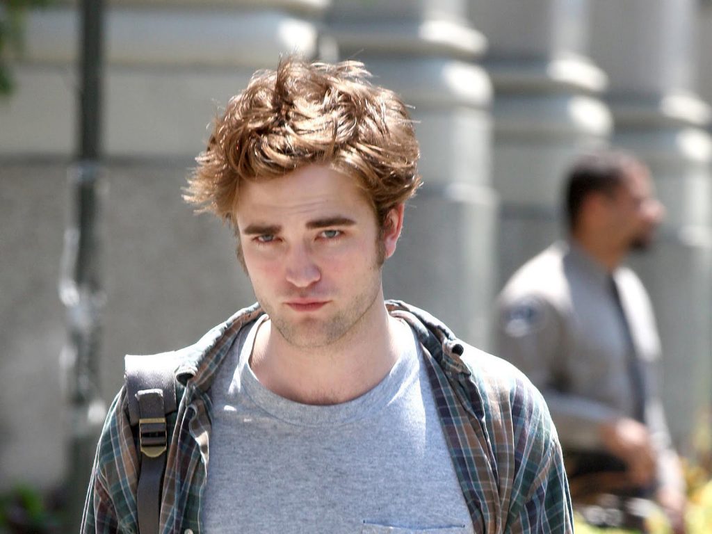 Chặng đường đến vinh quang của Robert Pattinson 