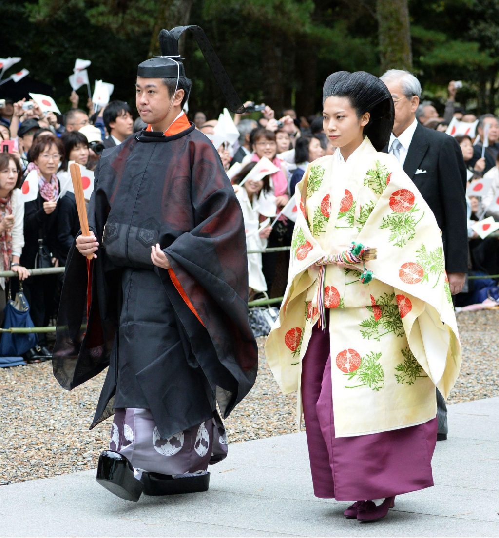 Công chúa Noriko cùng chồng tại lễ cưới (Japan Times)
