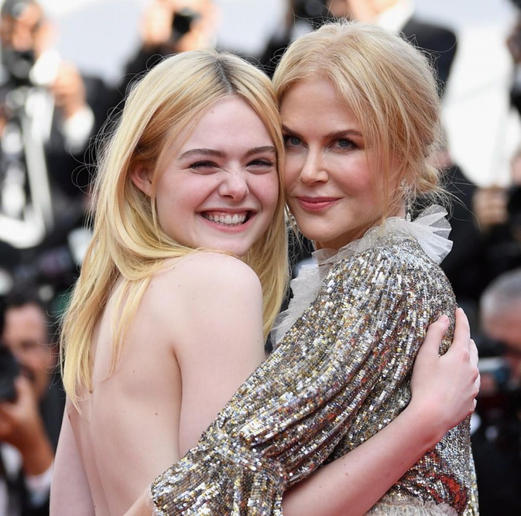 Elle Fanning - vẻ đẹp trong suốt giữa Cannes 2017 ELLE VN