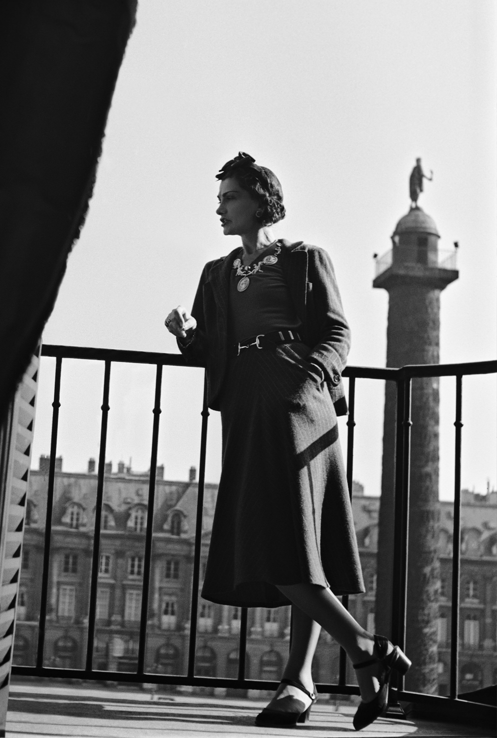 Coco Chanel chụp tại khách sạn Ritz năm 1957