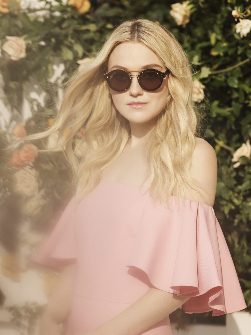 Một Dakota Fanning rất khác trong shoot hình của Jimmy Choo