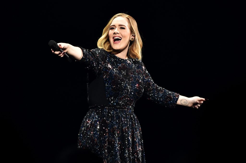 Adele không thực hiện hay tham gia bất kì tour diễn quốc tế nào nữa.