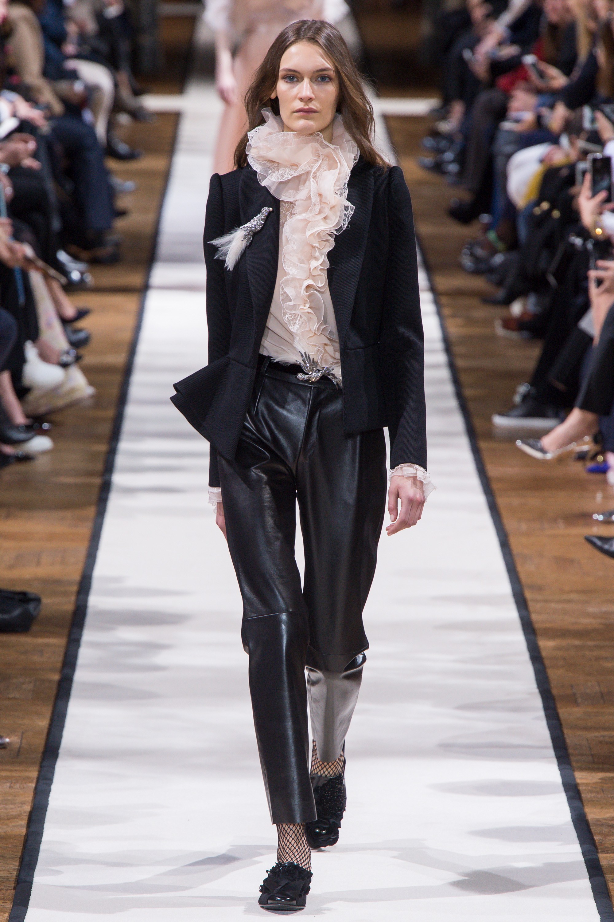 lanvin boucha jarrar - fall 2017 - elle vietnam 6