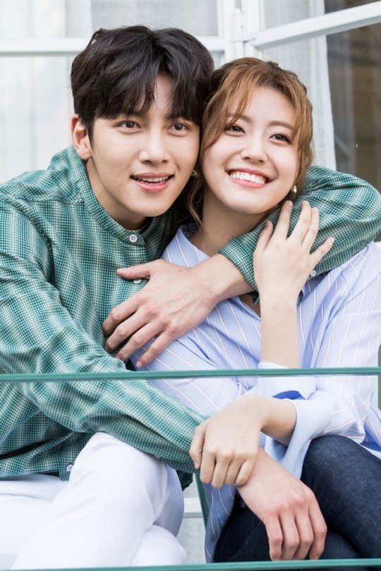 Thời trang trong phim: Đối Tác Đáng Ngờ (Suspicious Partner)