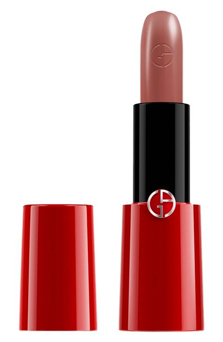 Tông màu nude kem của thỏi son Giorgio Armani Rouge Ectasy màu Milano sẽ biến đôi môi bạn trông ngon miệng đến mức khiến người đối diện khát khao muốn được "nếm" thử.