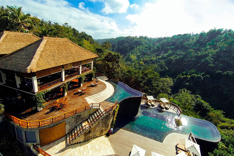 Bể bơi hai tầng tại The Ubud Hanging Gardens Hotel, Bali