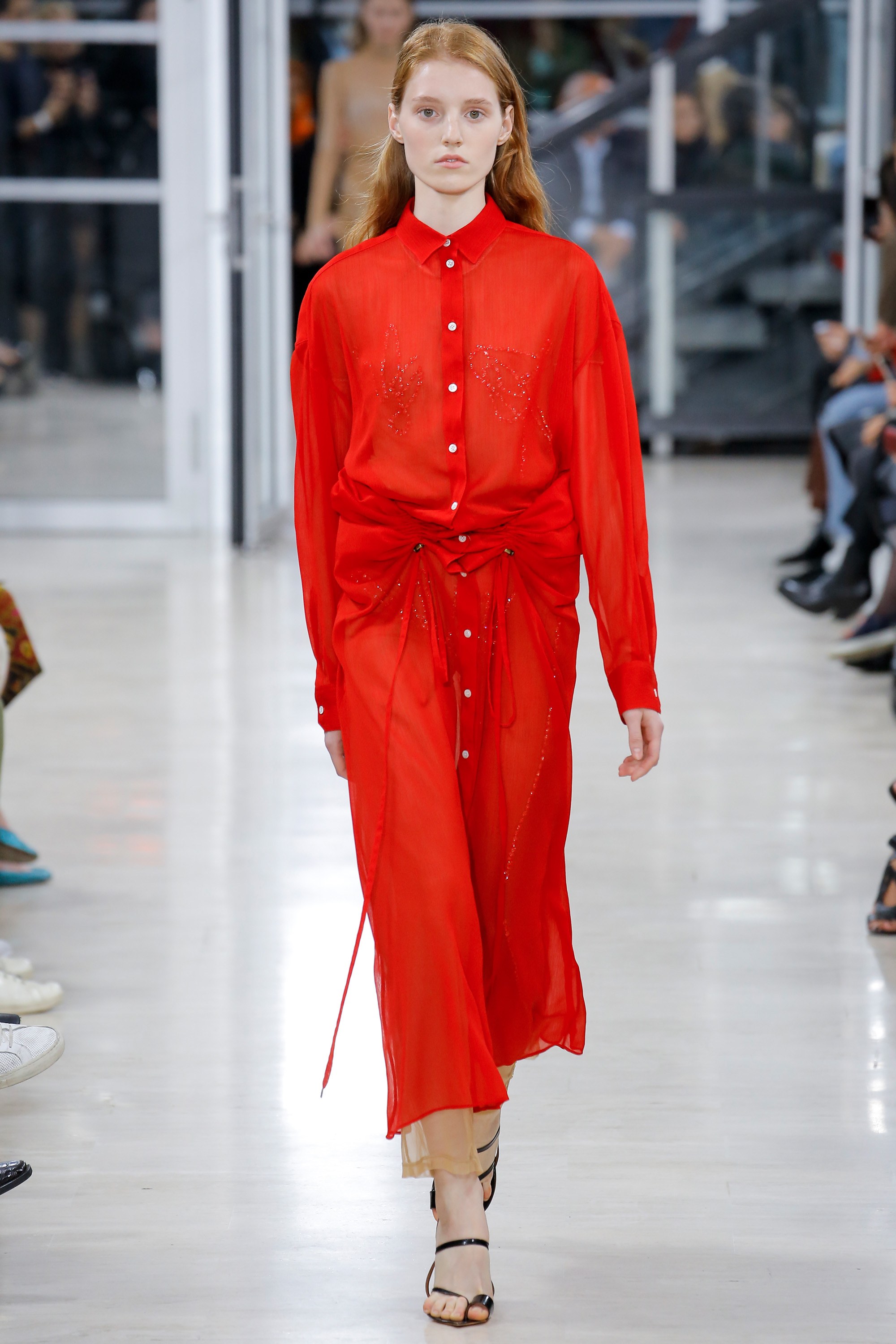 Paris Fashion Week Spring 2018 Y/Project: Sự sáng tạo không ngừng nghỉ