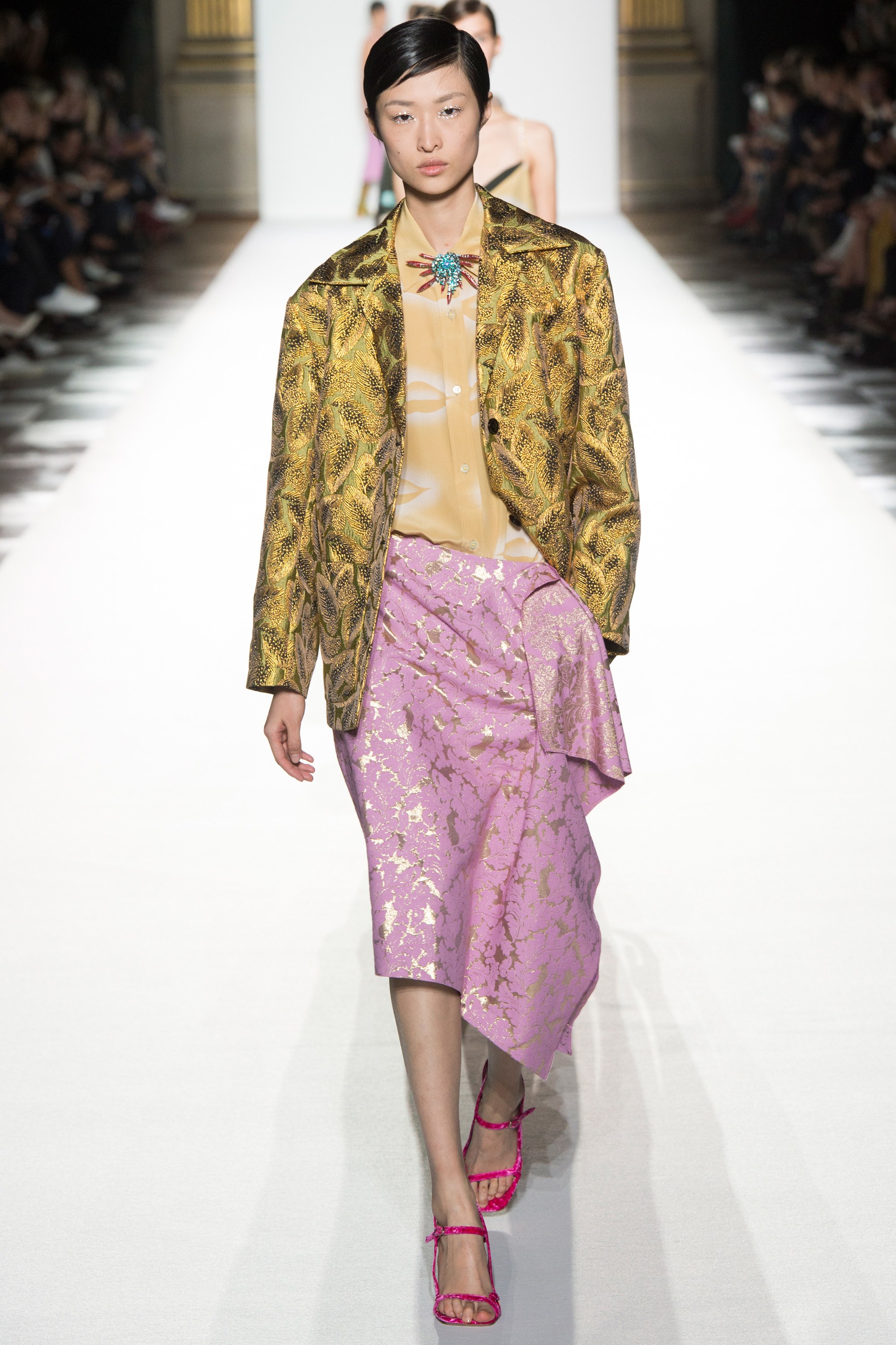 Paris Fashion Week: Muôn màu tích cực trong bst Xuân 2018 của Dries Van Noten