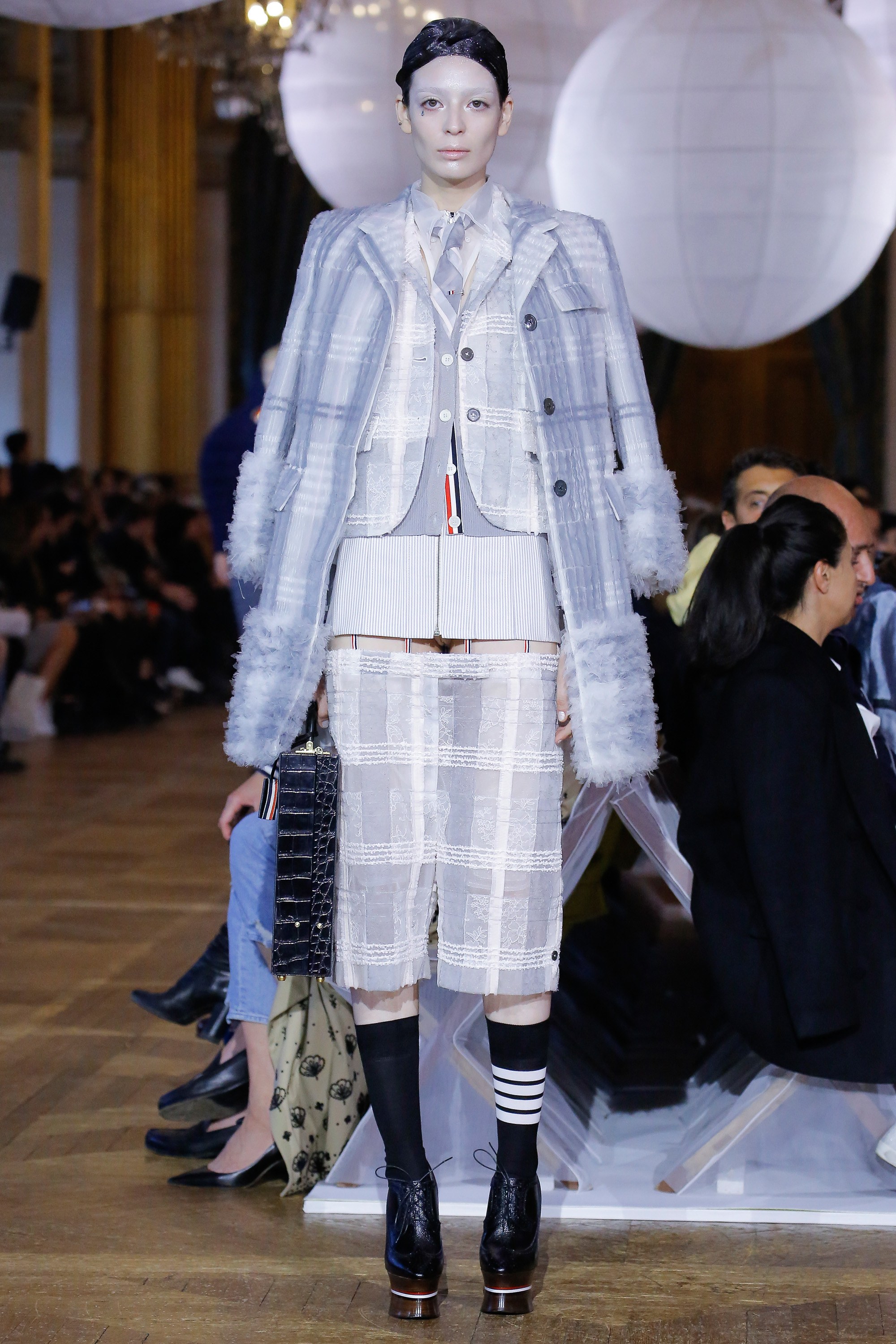 Paris Fashion Week 2018: Cổ tích đại dương trong BST mùa xuân của Thom Browne