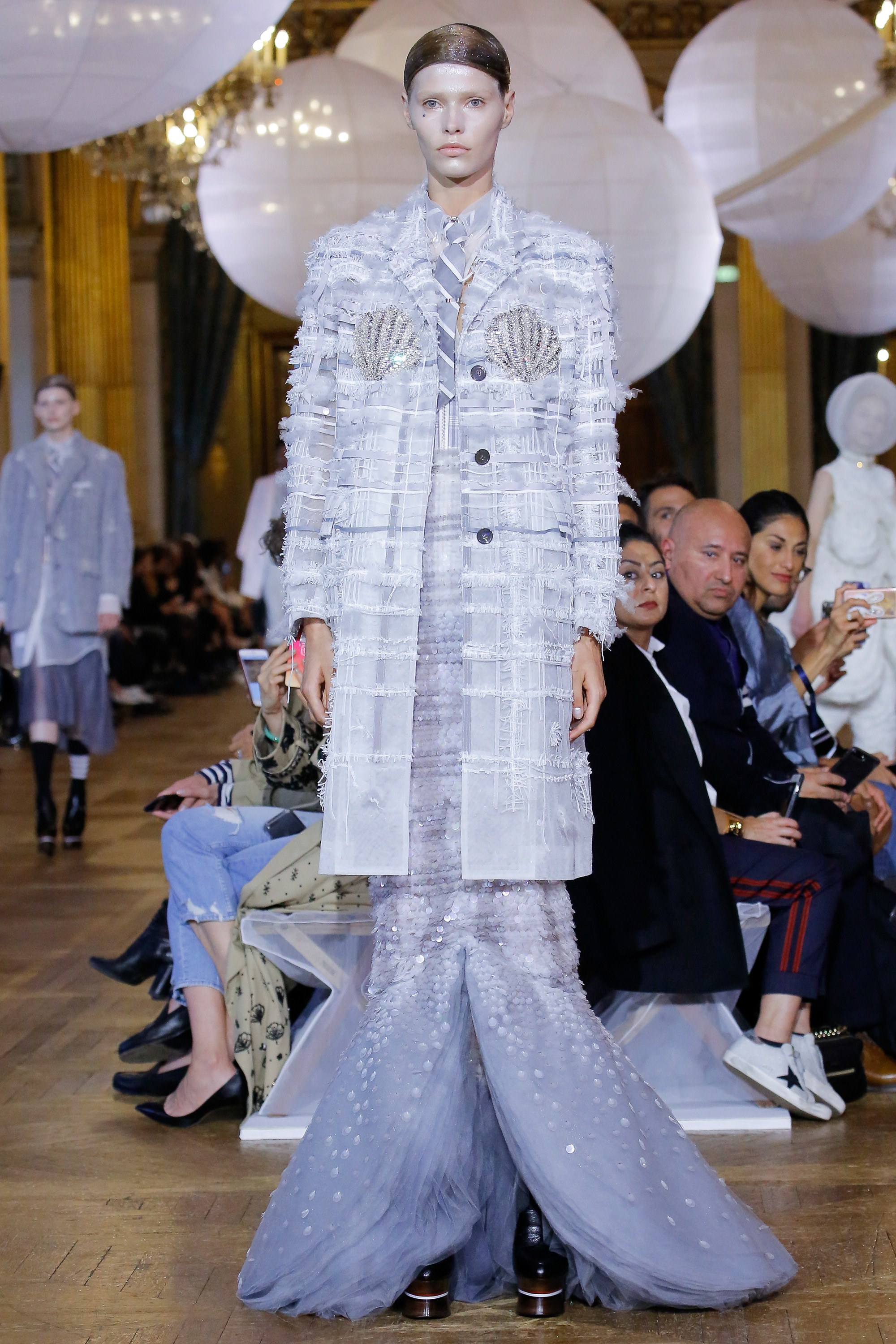 Paris Fashion Week 2018: Cổ tích đại dương trong BST mùa xuân của Thom Browne