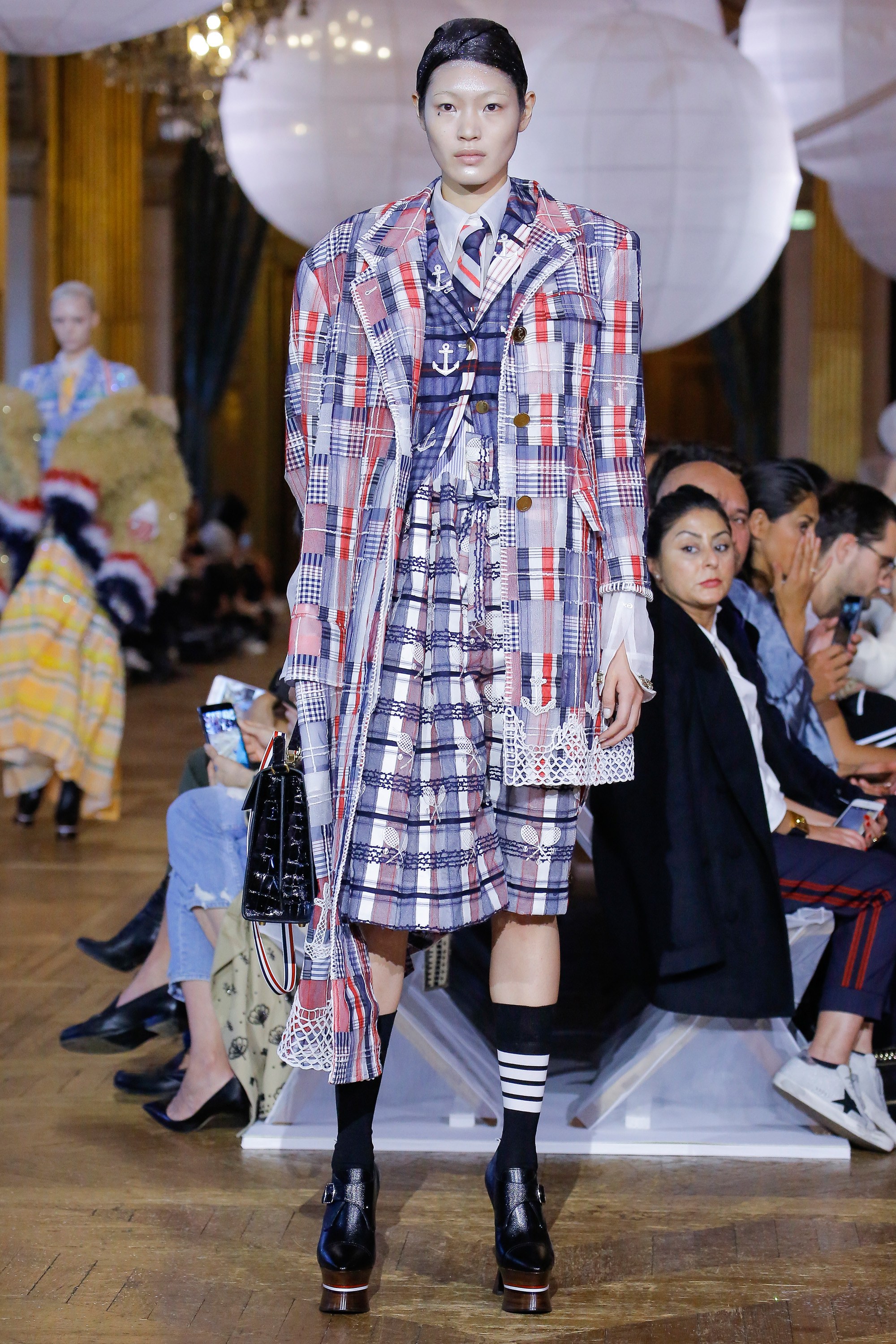 Paris Fashion Week 2018: Cổ tích đại dương trong BST mùa xuân của Thom Browne