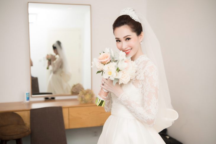 Váy cưới của Hoa hậu Đặng Thu Thảo gợi nhắc váy cưới nổi tiếng của công nương Grace Kelly