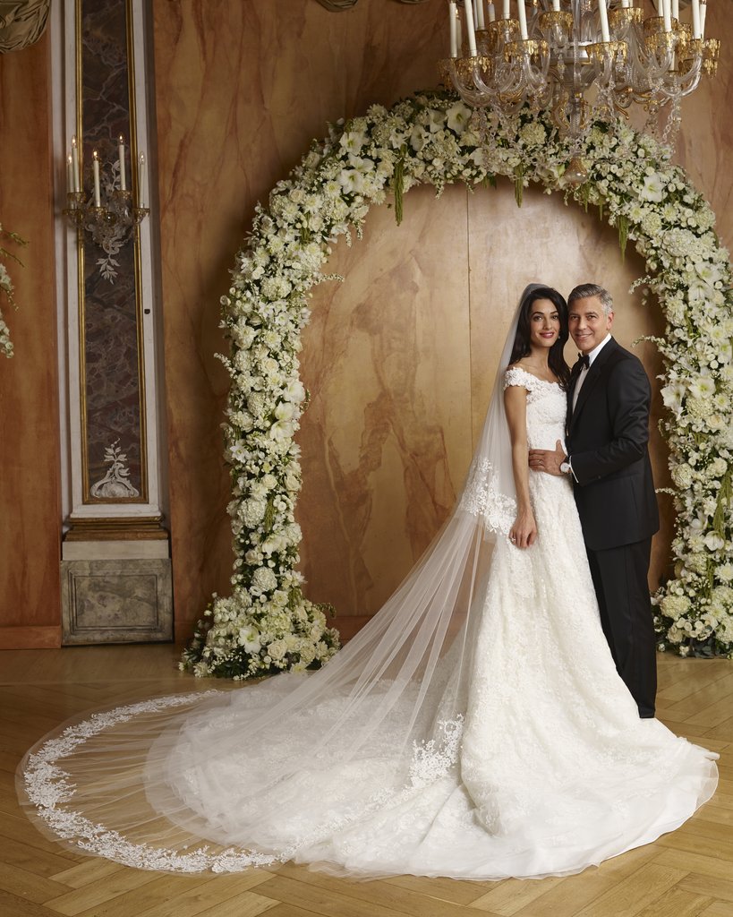 Váy cưới cộng lẫy của vợ ngôi sao George Clooney 
