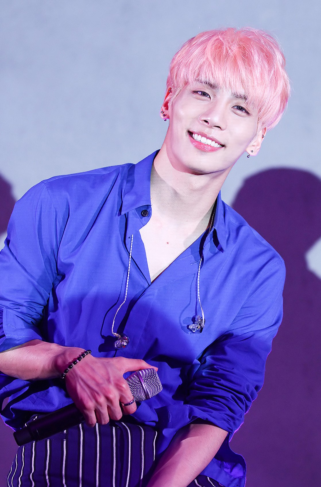 Nam ca sĩ JONGHYUN của SHINee qua đời, nỗi mất mát to lớn của nền âm nhạc Hàn Quốc - ELLE VN