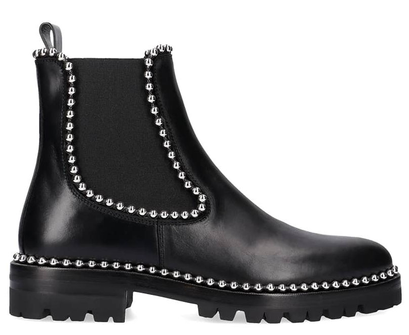 Năm 2018 đánh dấu sự trở lại của những đôi boots cổ thấp thời thượng