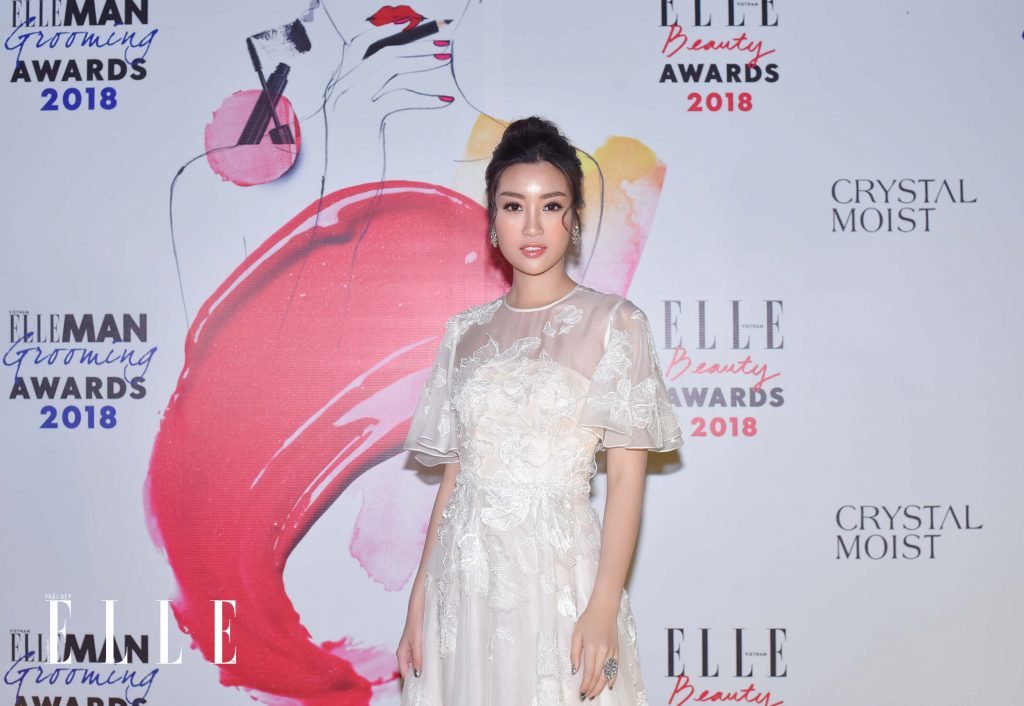 ELLE Beauty Awards 2018 trang điểm ấn tượng 10