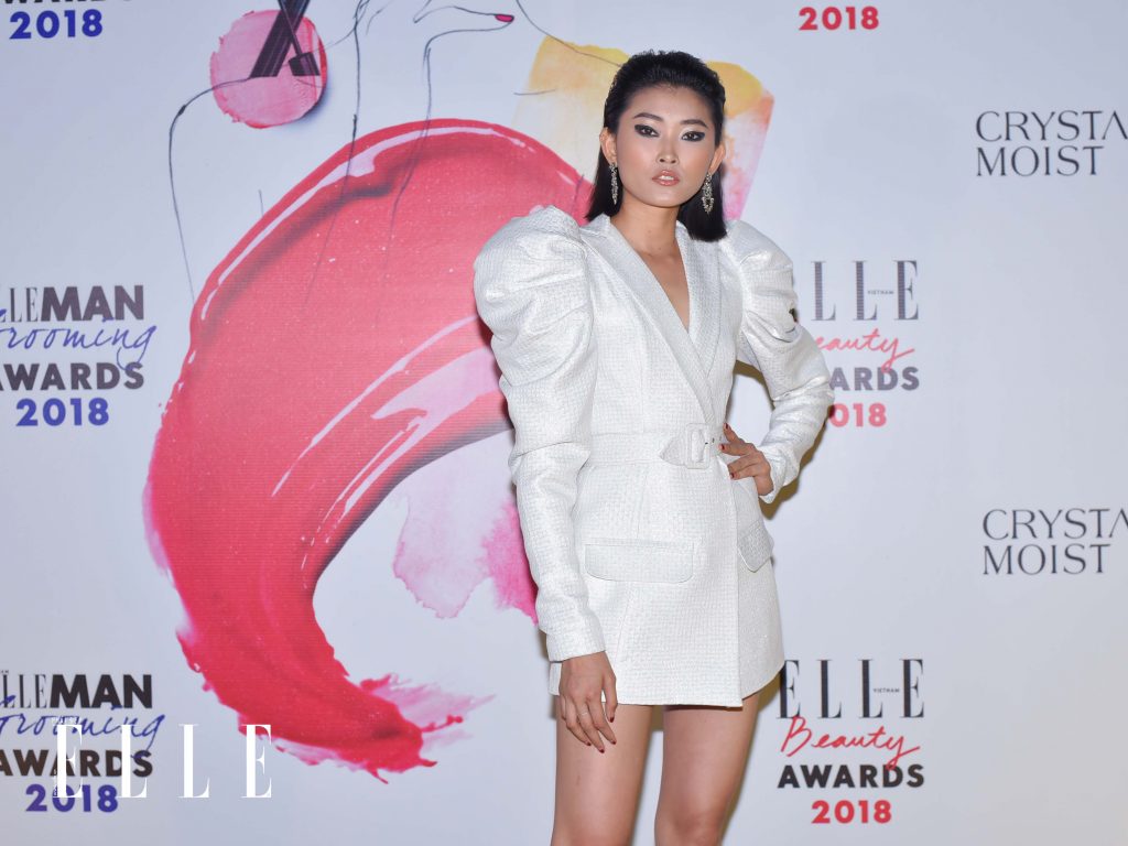 ELLE Beauty Awards 2018 trang điểm ấn tượng 10