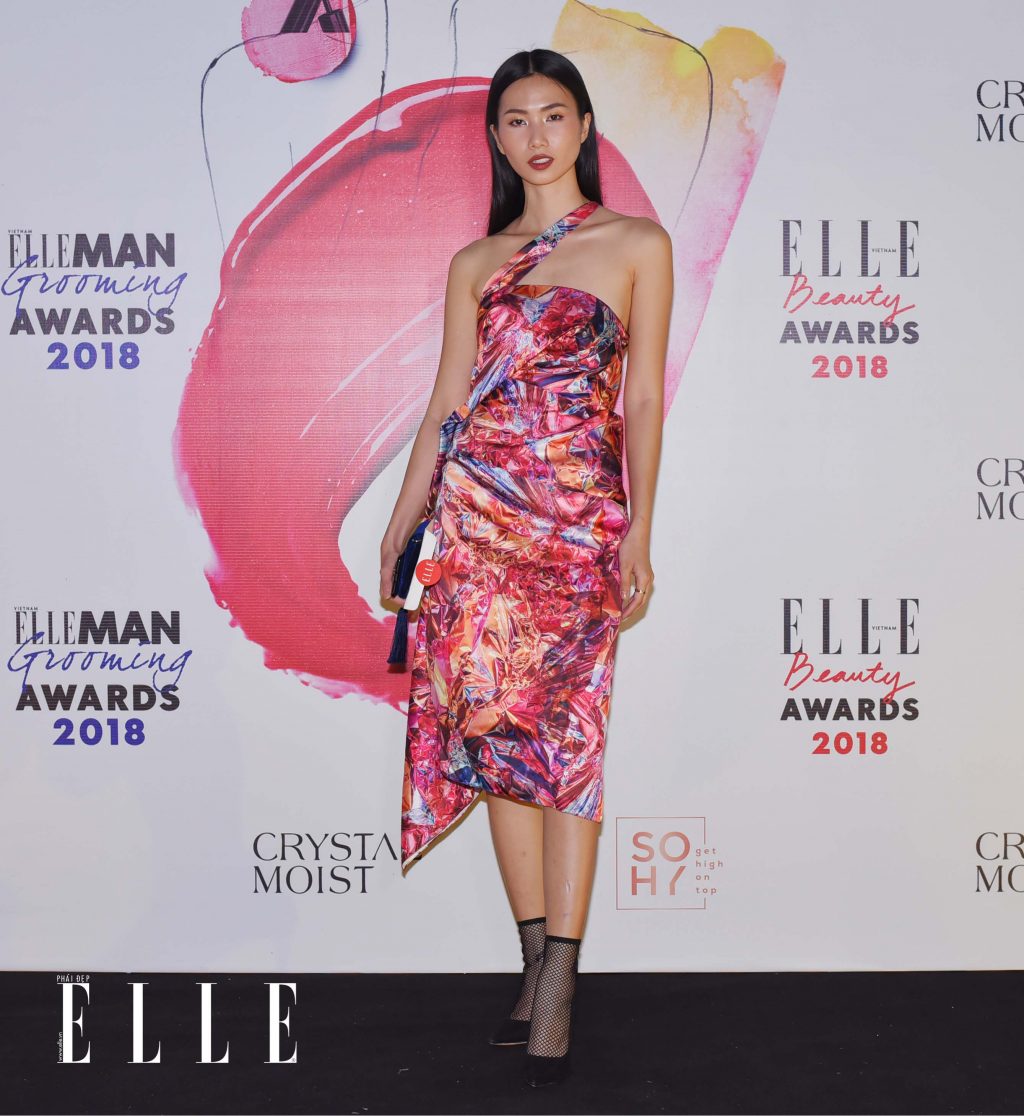 ELLE Beauty Awards 2018 trang điểm ấn tượng 13