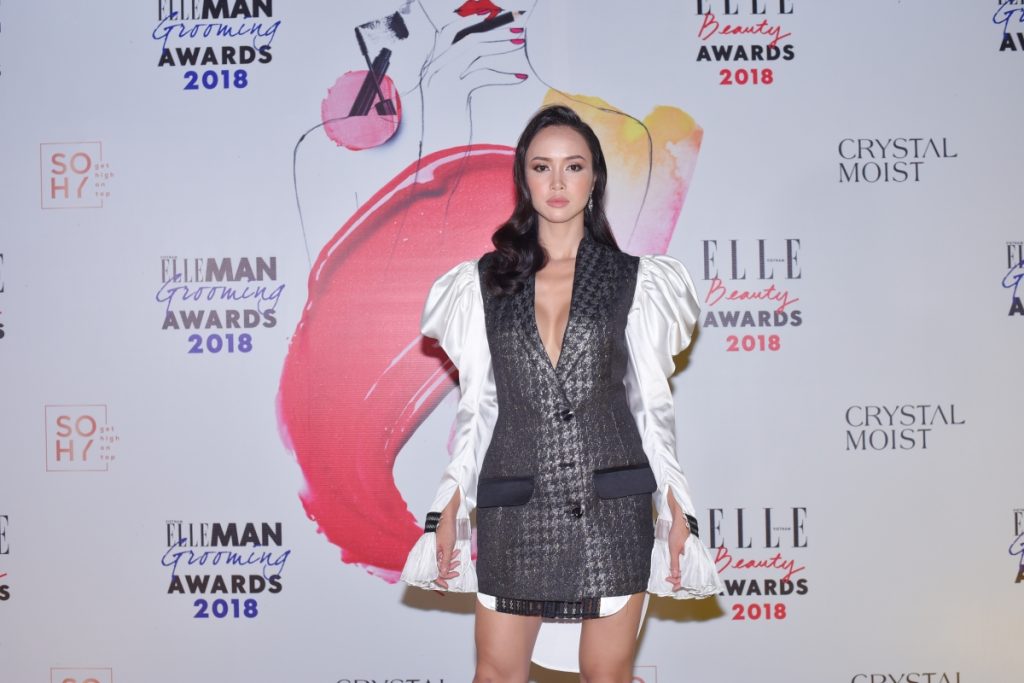 ELLE Beauty Awards 2018: Phạm Hương chiến thắng giải Best Hair of the Year