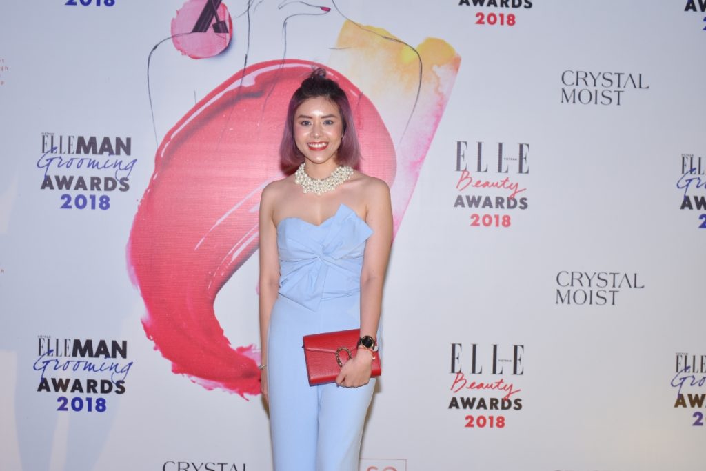 ELLE Beauty Awards 2018: Phạm Hương chiến thắng giải Best Hair of the Year