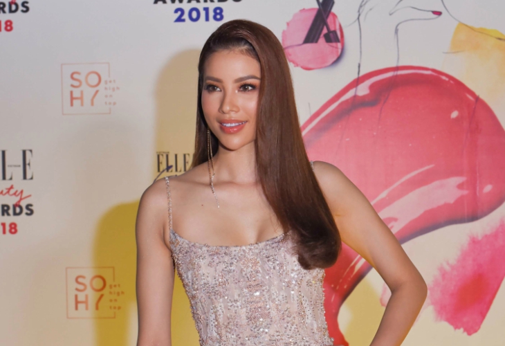 ELLE Beauty Awards 2018 phong cách trang điểm ấn tượng tóc thẳng 4