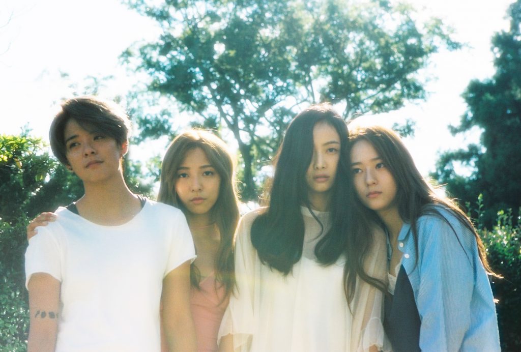 Krystal và nhóm nhạc F(x) Krystal và nhóm nhạc F(x)
