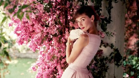 3 bí quyết theo đuổi thời trang cổ điển đẹp như Audrey Hepburn
