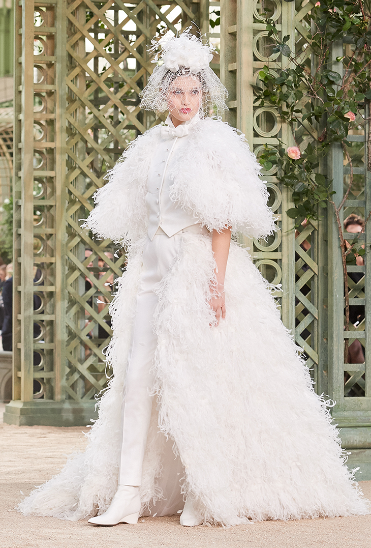 BST thời trang Chanel Xuân 2018 Couture: Mùa xuân của một triều đại mới 